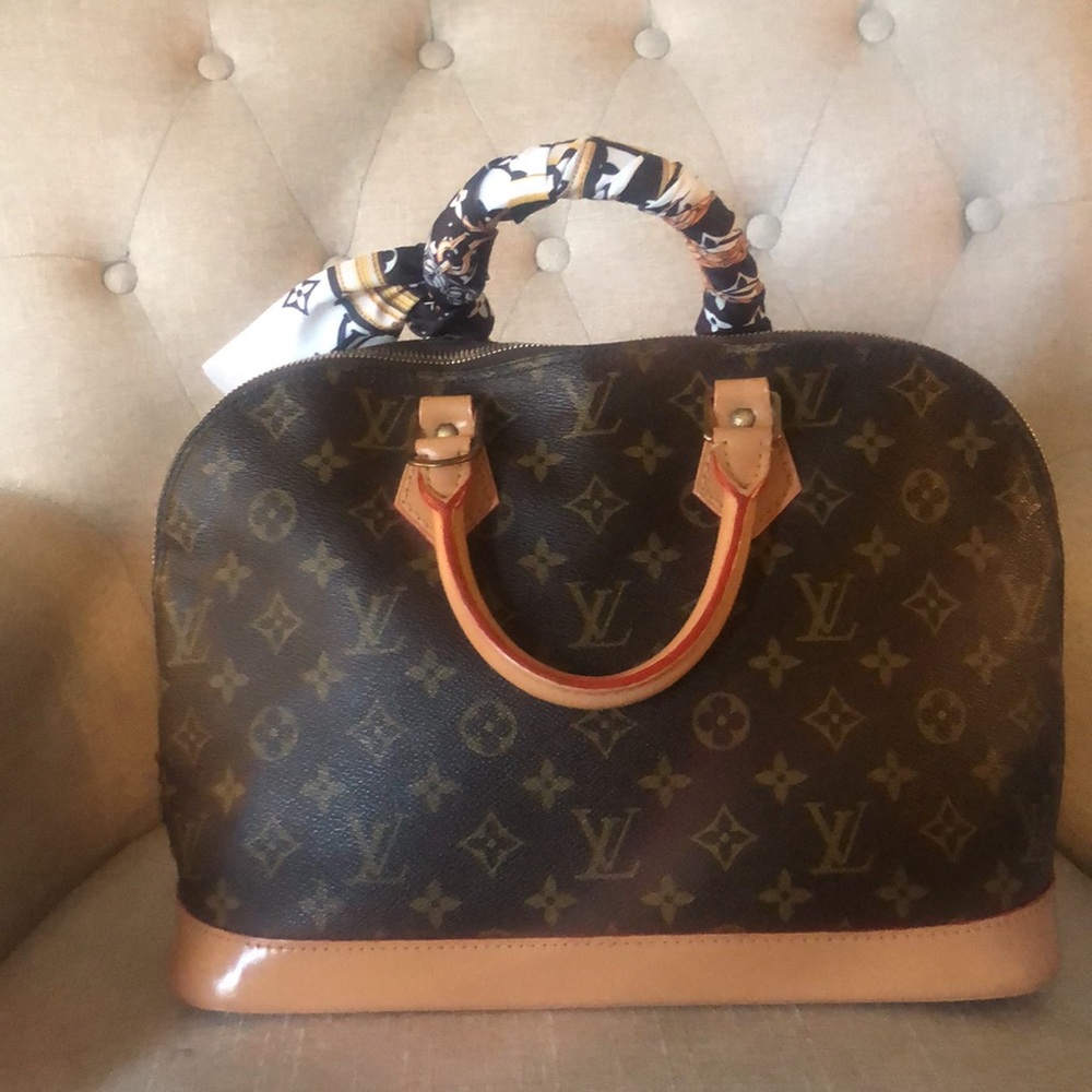 COPY - Sales 🔥$525 Louis Vuitton Monogram Alma - Picture 1 of 13